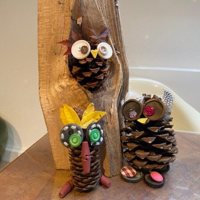 Selbst gebastelte Knopf-Eulenbande © Ulrike Unser (Nationalpark Schwarzwald)