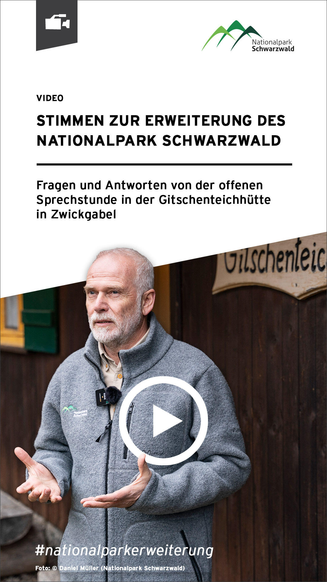 Nationalparkleiter Schlund vor der Gitschenteichhütte in Zwickgabel