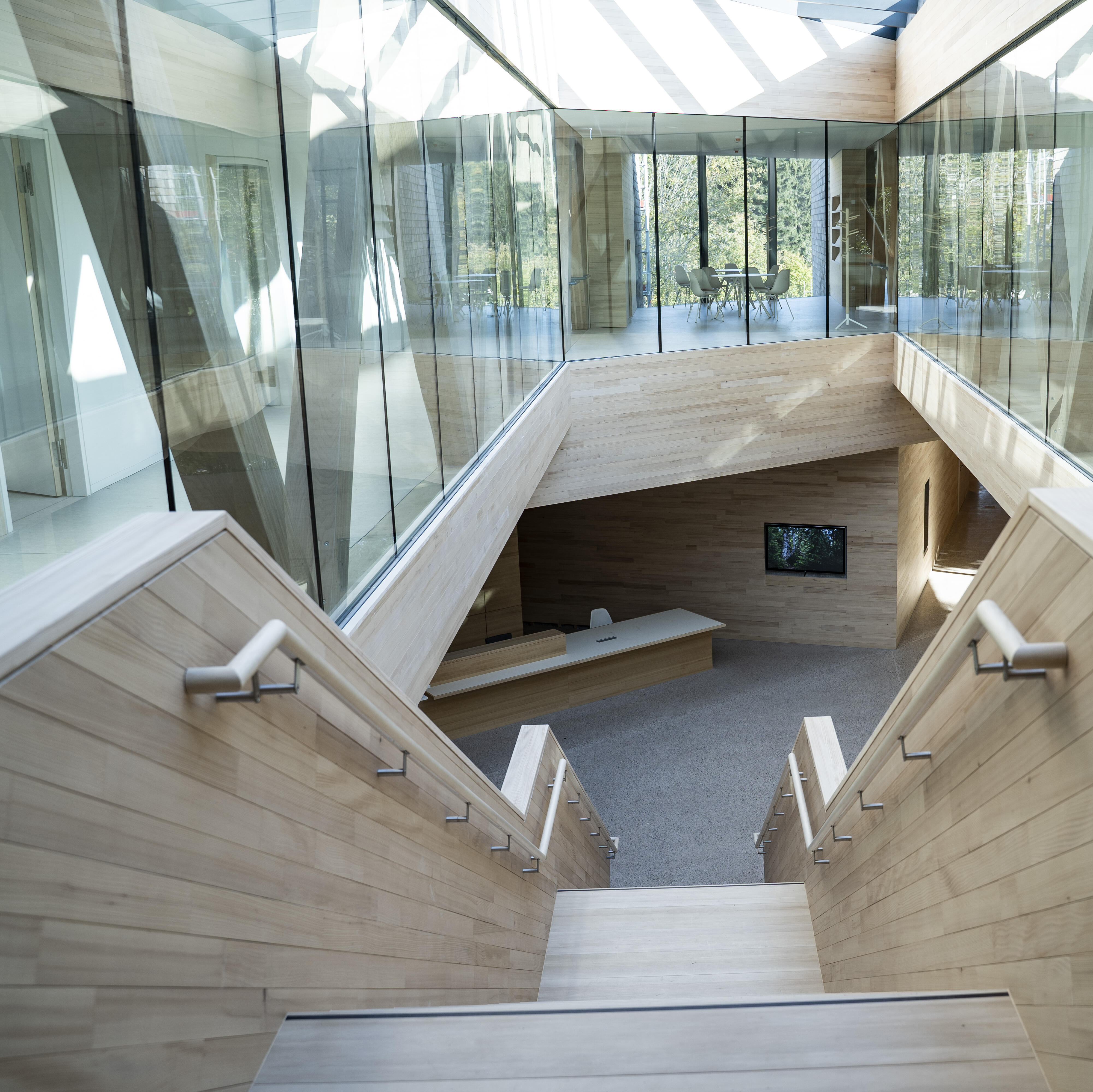 Treppe zum Obergeschoss des Nationalparkzentrums © Daniel Müller (Nationalpark Schwarzwald))