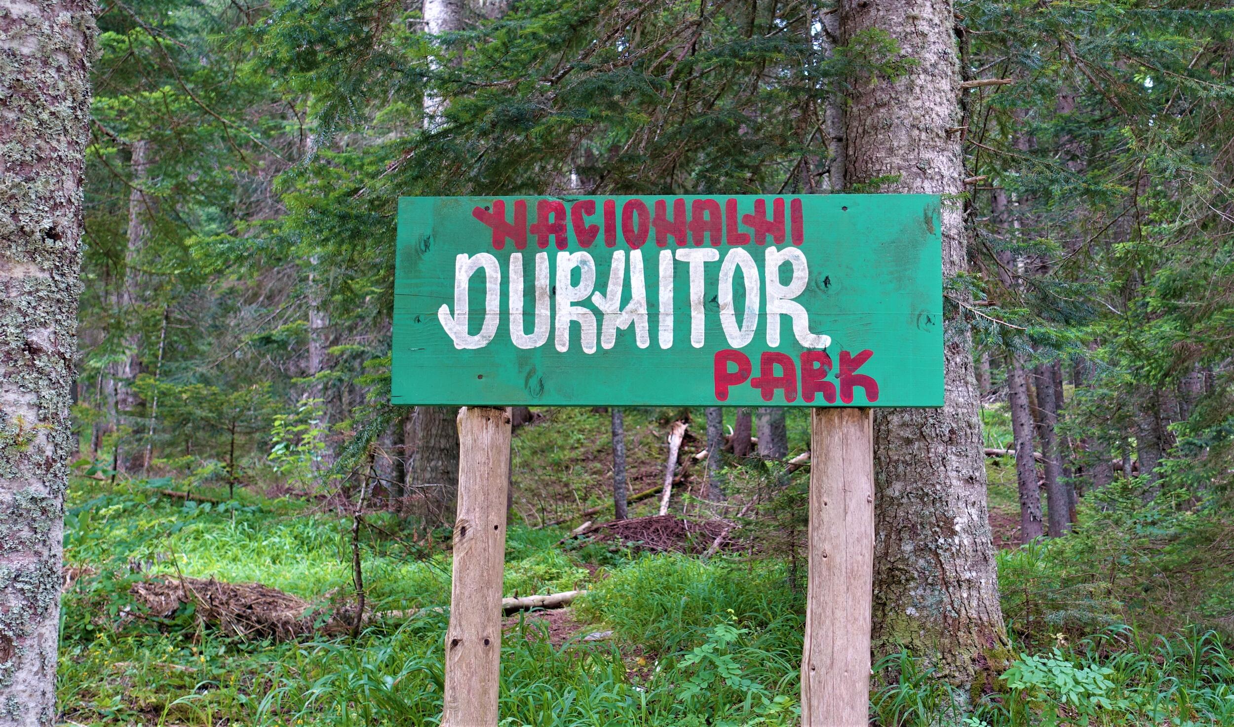 Handgemaltes Eingangsschild Durmitor Nationalpark